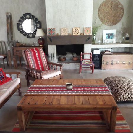 Casa Los Cerezos En Chacras De Coria Exteriör bild