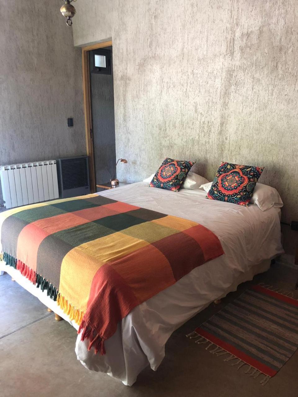 Casa Los Cerezos En Chacras De Coria Exteriör bild