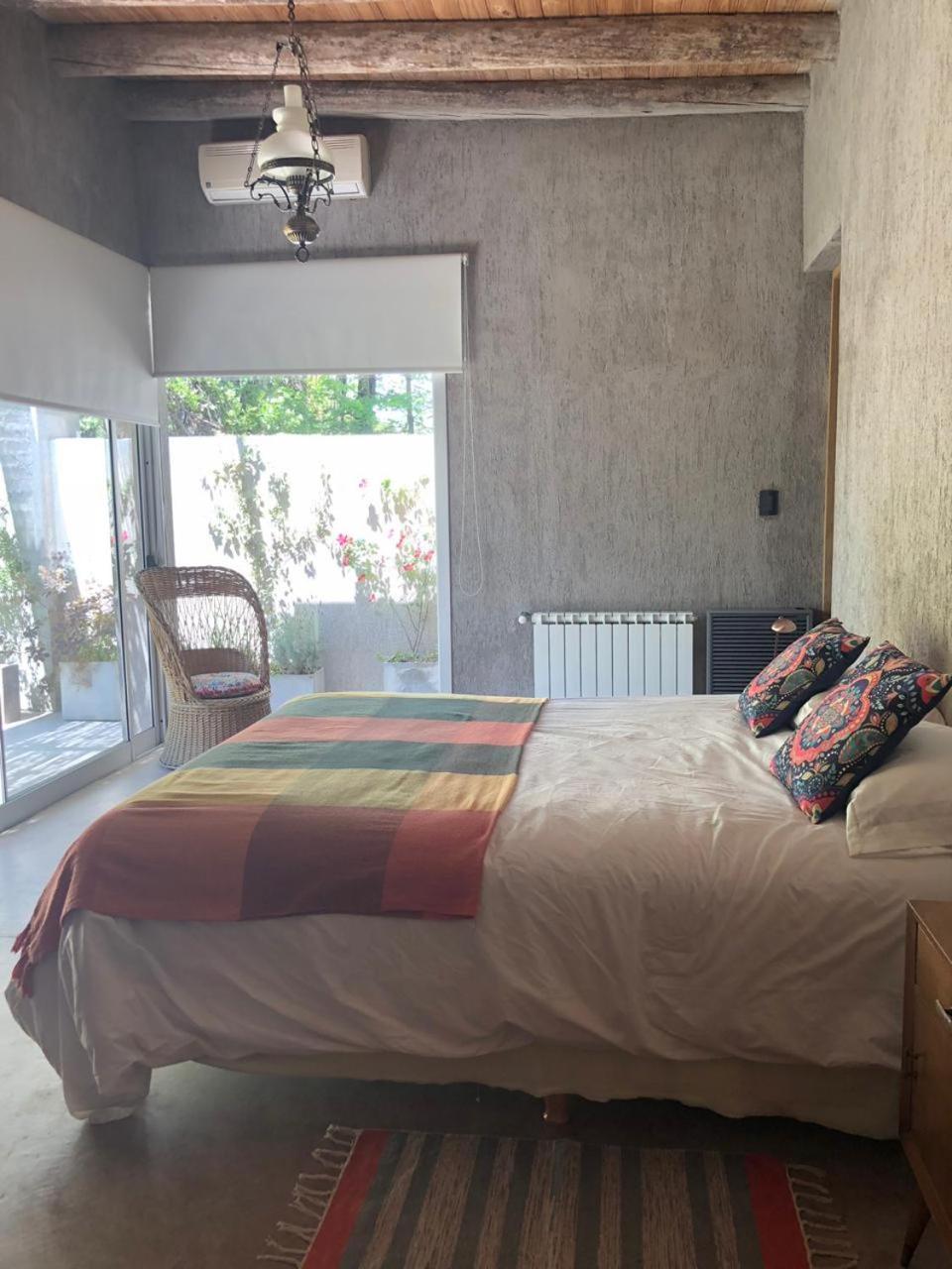 Casa Los Cerezos En Chacras De Coria Exteriör bild